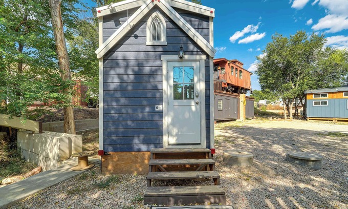 Colorado Springs Cabina | Red Rock Roost! Posh Studio near Hiking Trails