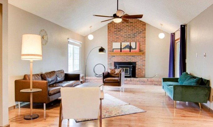 Bear Creek Casa | Red Rocks, Family Friendly Yard & Cul-de-sac, Chefs Kitchen to Host the Holidays