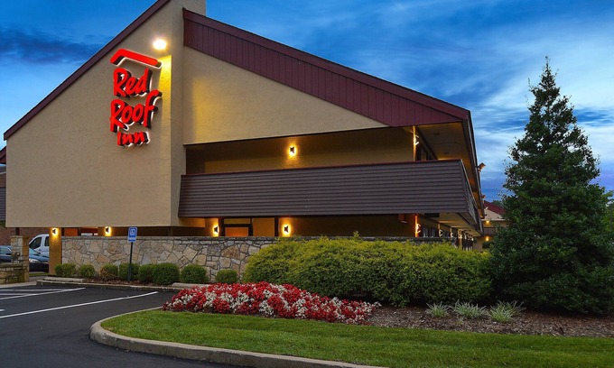 Willoughby Hotel | Red Roof Inn Cleveland - Mentor/ Willoughby