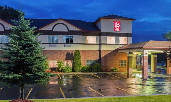 Lake Orion Hotel | Red Roof Inn & Suites Lake Orion/ Auburn Hills