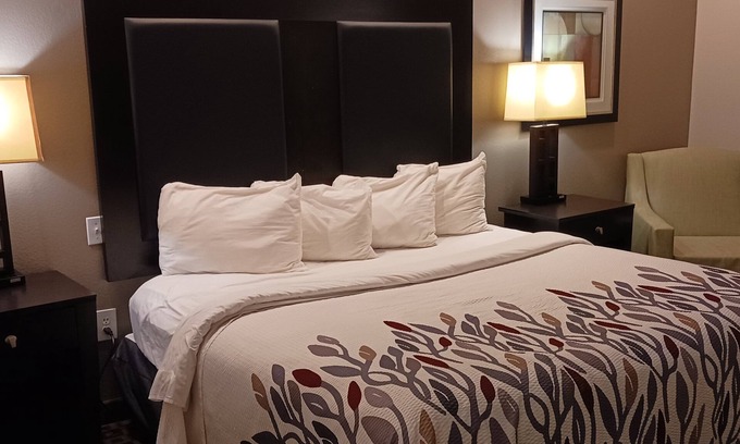 Longview Hotel | Red Roof Inn & Suites Longview