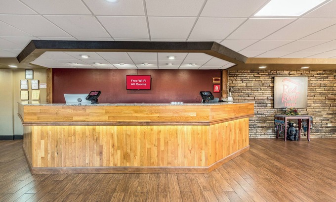 Pigeon Forge Hotel | Red Roof Inn & Suites Pigeon Forge - Parkway
