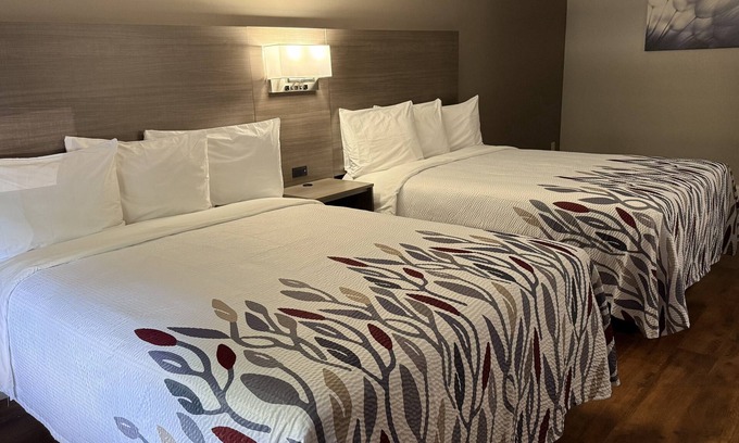 Swansea Hotel | Rodeway Inn Swansea - Somerset