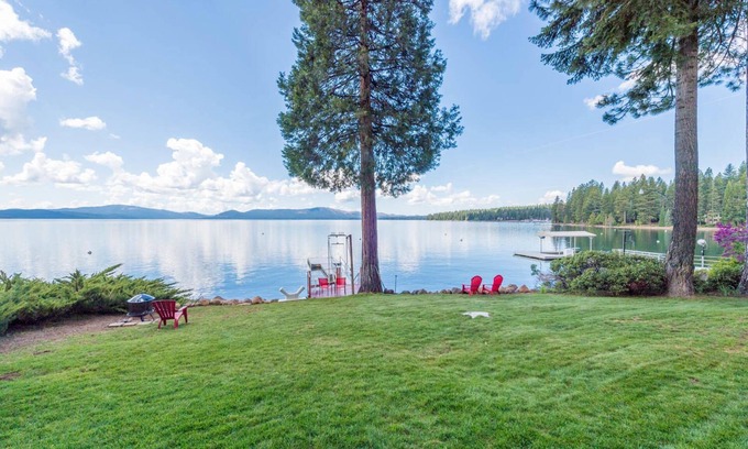Peninsula Village Cabina | Red Roof Lakefront Cabin con muelle privado