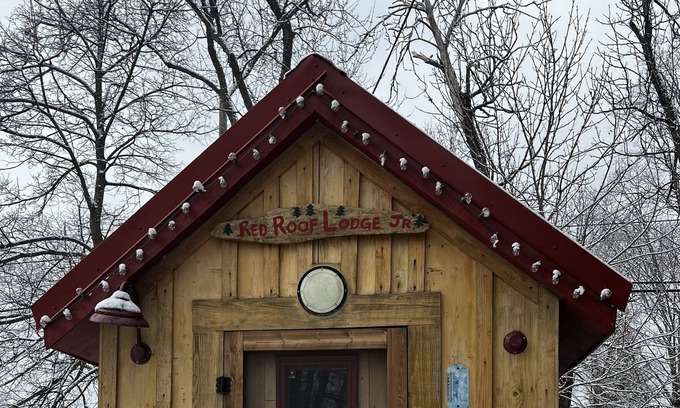 Bois Blanc Island Casa | Red Roof Lodge Jr. - Tiny Home near Lake Huron - HUNT FISH SLED CAMP!