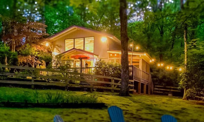 Mirror Lake Casa | Red Rooster Cottage Minutos de Main Street Highlands NC