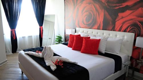 Southside Apartamento | Red Rose Serenity 1BD Lux King - Southeast Jax