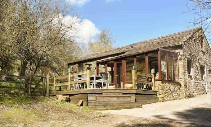 Hawes Casa | HouseSleeps4-Parking-Tv-Wifi-RedSquirrelHaven