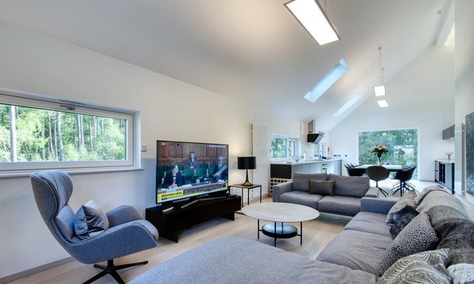 Crianlarich Apartamento | Red Stag chalet. Brand new, 4 bedroom, 4 bathroom, 5 star with free WiFi