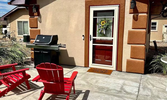 Whitewater Cabaña | Red Tail Roost Tiny Home, Views, Hike, Bike, ATV on nearby BLM Land, Laundry