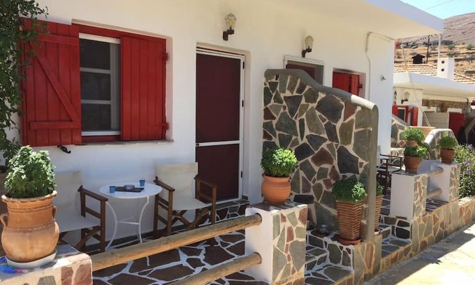 Kithnos Casa | red2 guest house