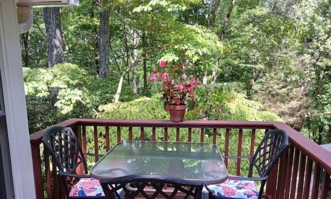 Gerton Cabaña | Redbird Cottage -Hiking & Pure Nature in Gerton