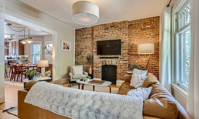 Washington Park West Casa | Redbrick Cottage / 2BDRM / Wash Park / Yard