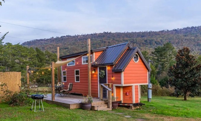 Wildwood Casa | Redbud Tiny Home with a Hot Tub and Mountain Views