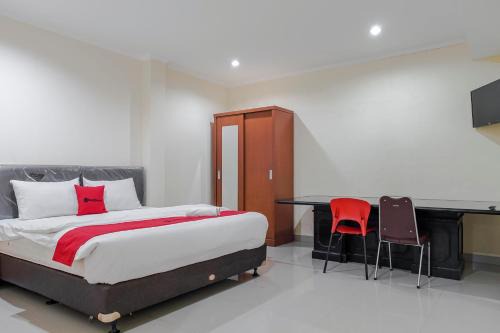 Cideng Casa | RedDoorz @ Jalan Biak Roxy Jakarta