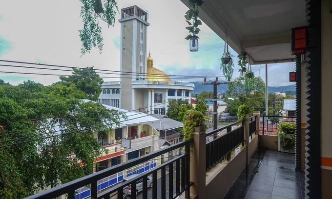 Manado City Centre Hotel | RedDoorz @ Jalan Pramuka Manado