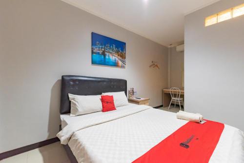 Bogor Timur Casa | RedDoorz near Botani Square Mall