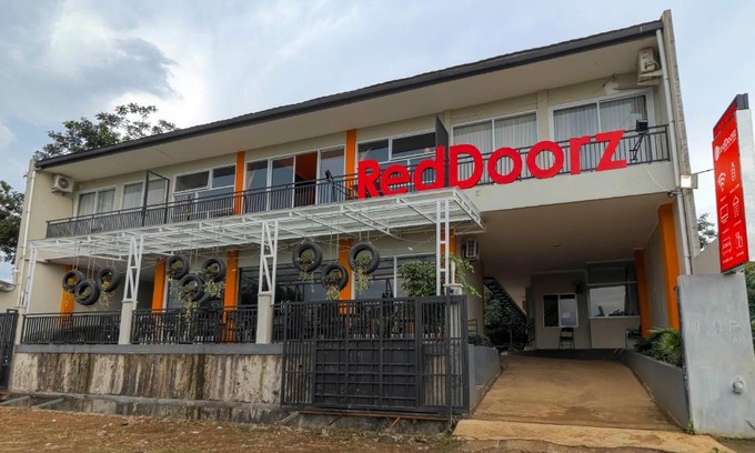 Bogor Timur Casa | RedDoorz near Exit Toll Bogor