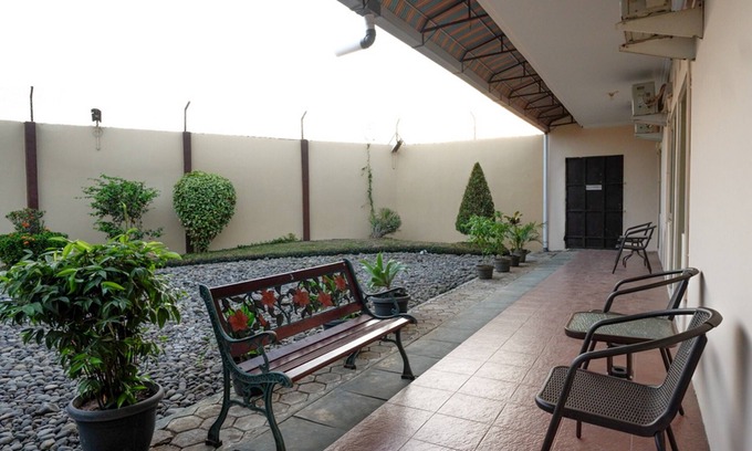 Purwokerto Hotel | RedDoorz near GOR Satria 3