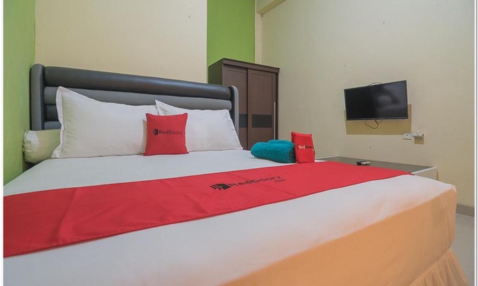 Balikpapan Casa | RedDoorz near Lapangan Tenis Balikpapan
