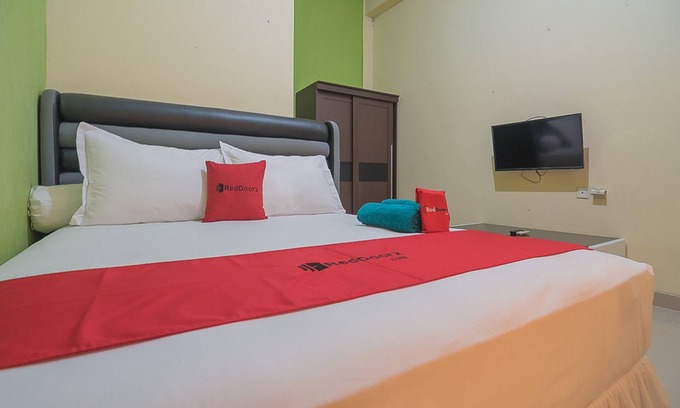 Balikpapan Casa | RedDoorz near Living Plaza Balikpapan 2