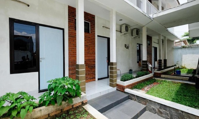 Purwokerto Casa | RedDoorz near Moro Mall Purwokerto