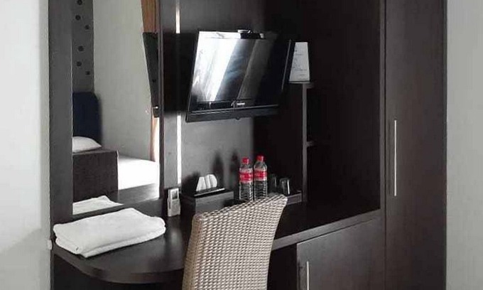 Bengkulu Hotel | RedDoorz near Pantai Panjang Bengkulu 2