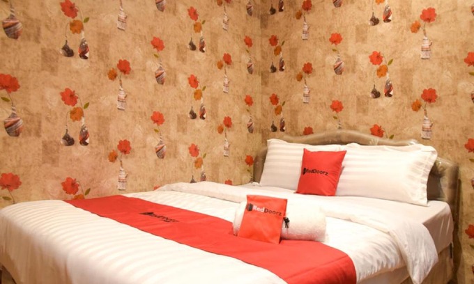 Surabaya Casa | RedDoorz near Pelabuhan Tanjung Perak 2 Surabaya
