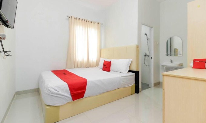 Palembang Casa | RedDoorz near Siloam Hospital Palembang