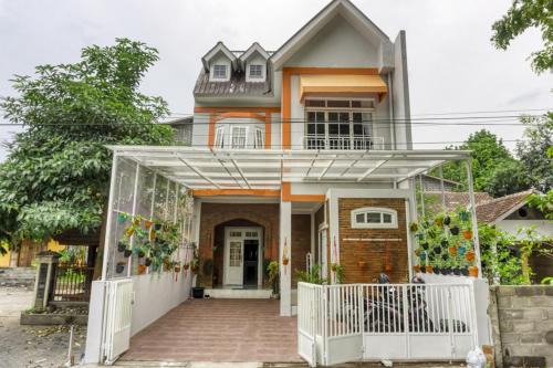 Sleman Casa | RedDoorz near Sindu Kusuma Edupark 2