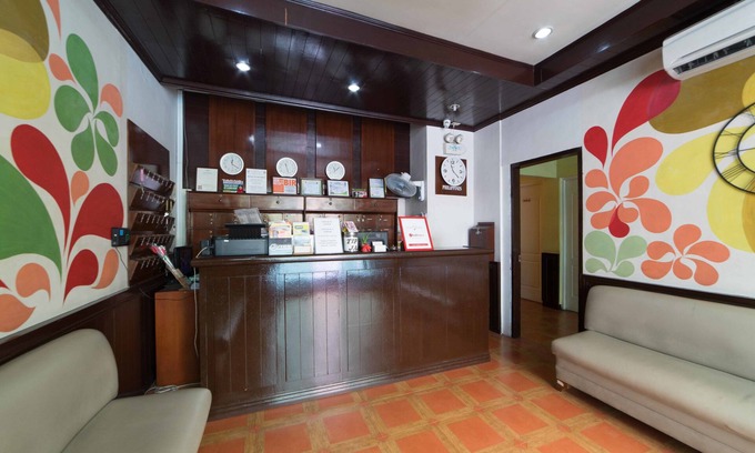 Balibago Hotel | RedDoorz near Walking Street Angeles City