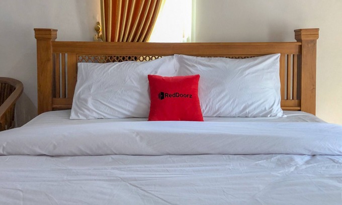 Yogyakarta Hotel | RedDoorz near XT Square 3
