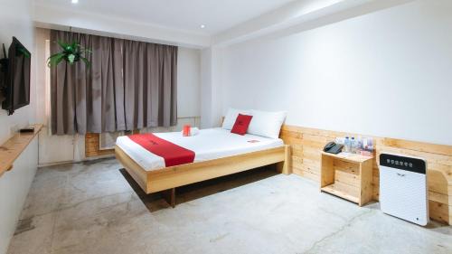 Plainview Hotel | RedDoorz Plus at Boni Avenue Mandaluyong