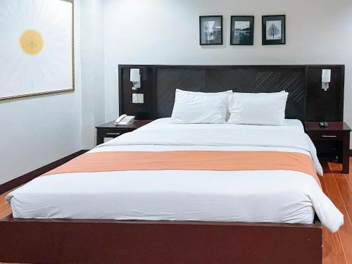 Poblacion District Hotel | RedDoorz Plus at Hotel Esse