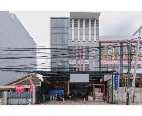 Kebon Kacang Casa | RedDoorz Plus near Grand Indonesia Jakarta