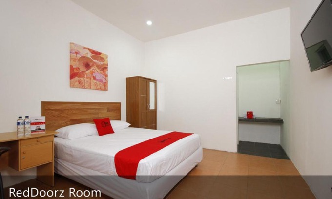 Kebon Kacang Casa | RedDoorz Plus near Plaza Indonesia