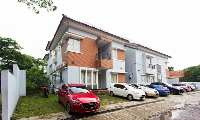 Binong Casa | RedDoorz Plus near Siloam Karawaci