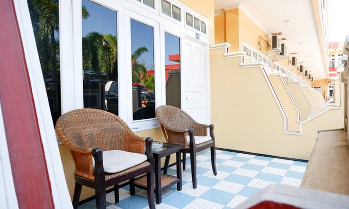 Cilacap Casa | RedDoorz Plus near Stadion Wijaya Kusuma