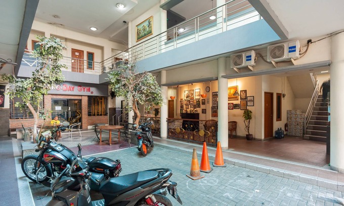 Depok Hotel | RedDoorz Plus near Universitas Indonesia