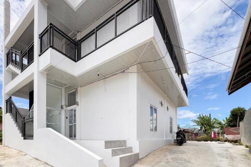 Bukittinggi Hotel | RedDoorz Syariah at Jam Gadang Homestay Bukittinggi