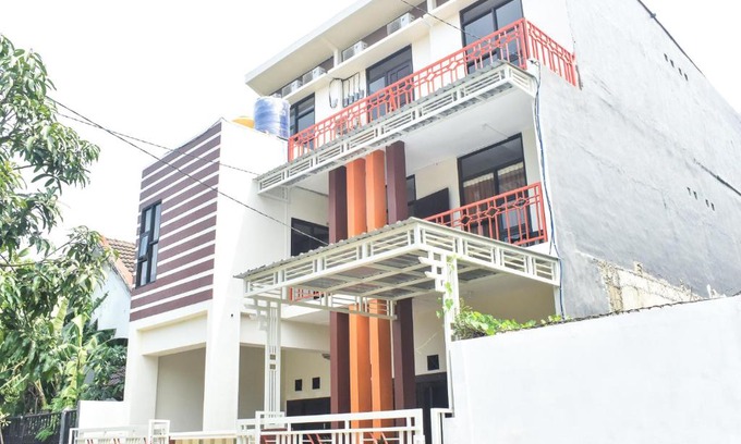 Sidoarjo Casa | RedDoorz Syariah near Gelora Delta Sidoarjo 2