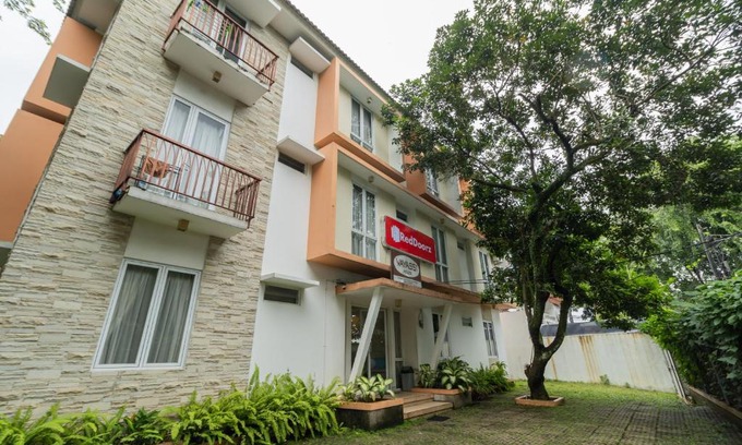 Cilandak Casa | RedDoorz Syariah near Prasetya Mulya Cilandak campus