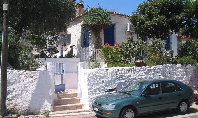 Amfilochia Casa | Casa de piedra antigua redecorada junto al mar