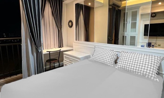 Bekasi Hotel | RedLiving Apartemen Transpark Cibubur - Ens Room
