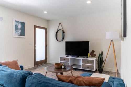 Redondo Beach Apartamento | Redondo Beach 2br walk to shops restaurants LAX-1166
