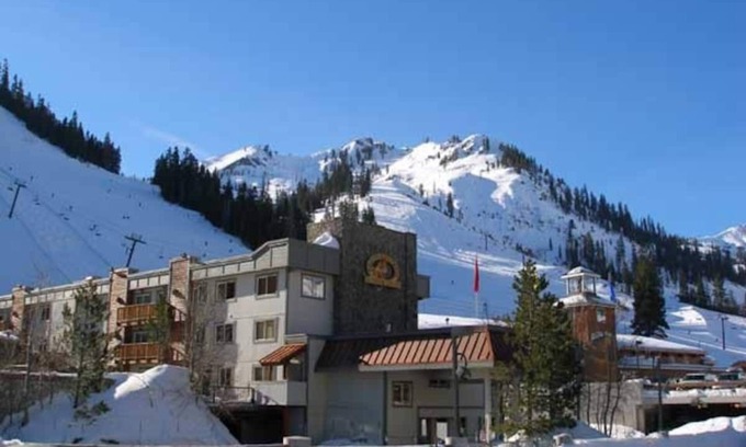 Olympic Valley Condominio | RedWolf Lodge, Squaw Valley: One Bedroom Condo