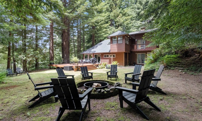 Crescent City Casa | Redwood 101: All New, Stout Grove, Spa-Like Bathrooms, Fire Pit, Fully Equipped