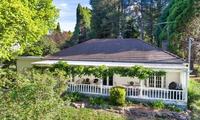 Burradoo Casa | Redwood Cottage - Burradoo getaway, Southern Highlands - 4pm Check Out Sunday
