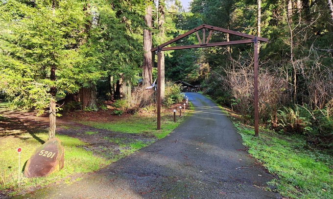 Crescent City Casa | Redwood Hideout Guest Quarters