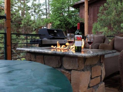 Ruidoso Casa | Redwood in the Historic Upper Canyon